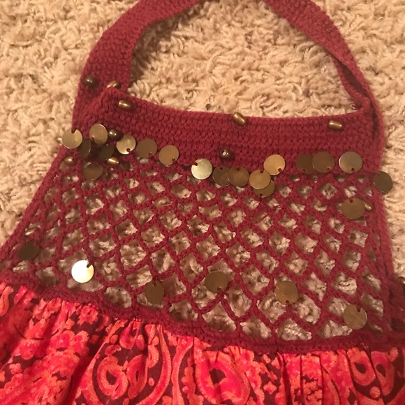 Unique halter top - Picture 4 of 4